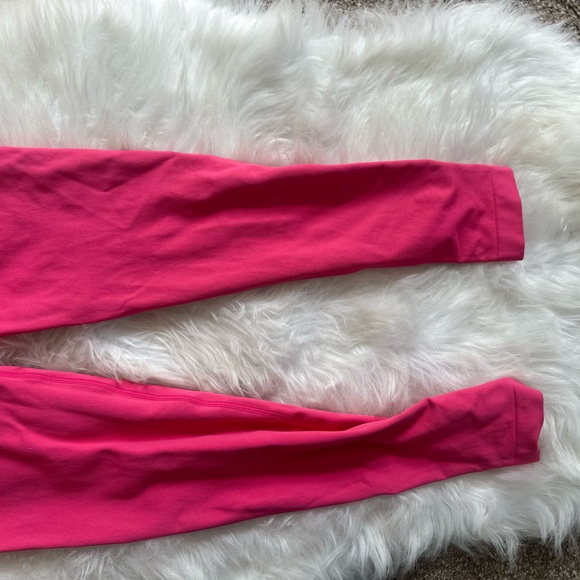 Booty lifting Two piece hot pink workout set size small - Picture 8 of 10